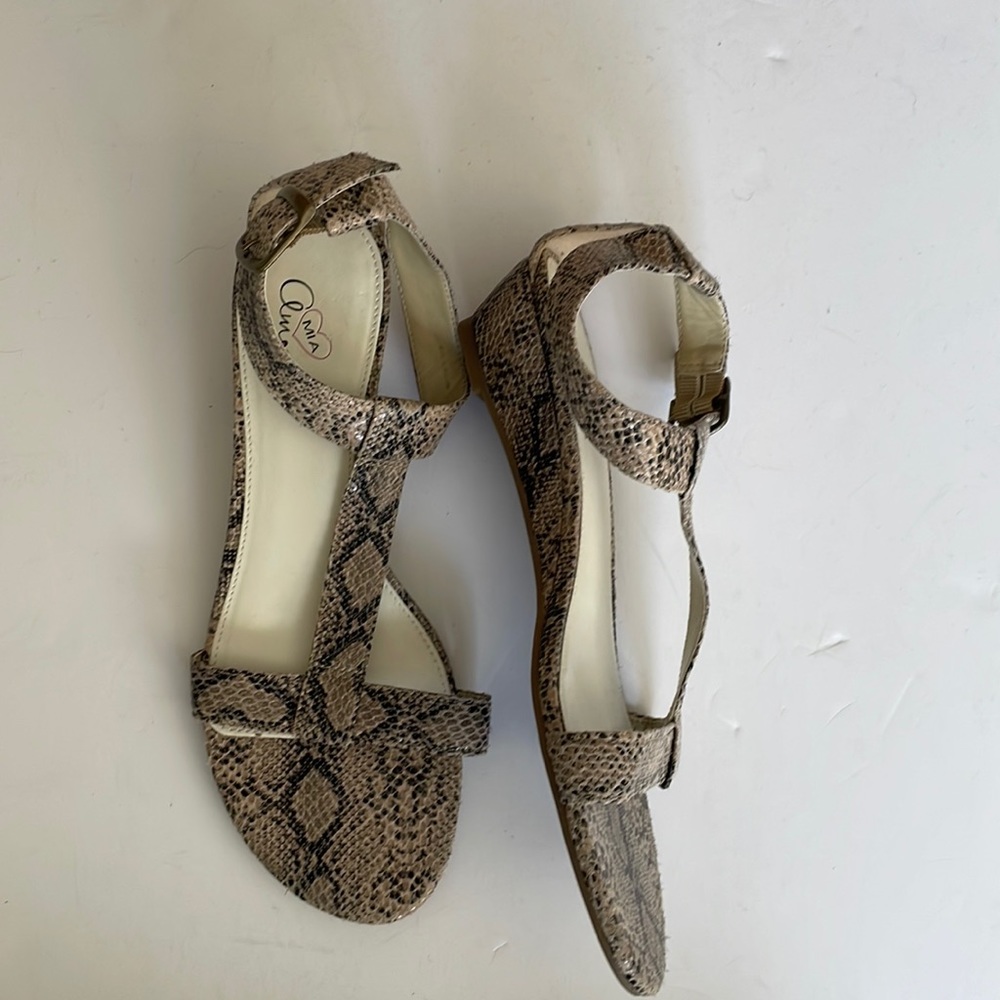 Mia Amore animal print sandal size 8 beige black wedge heel